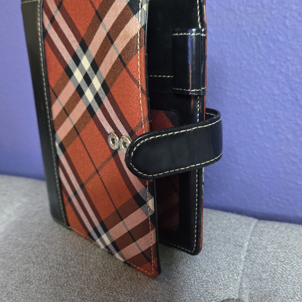 Burberry Black Leather Cover - Picture 2 of 7